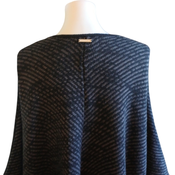 Michael Kors Poncho Black and Gray Striped Sweater Cape Small / Medium - Picture 6 of 10